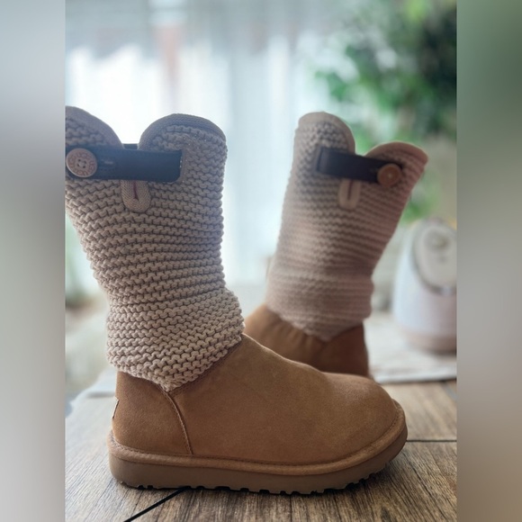 UGG Boot EUC Size 10-11 worn once LIKE NEW no tags - Picture 6 of 16